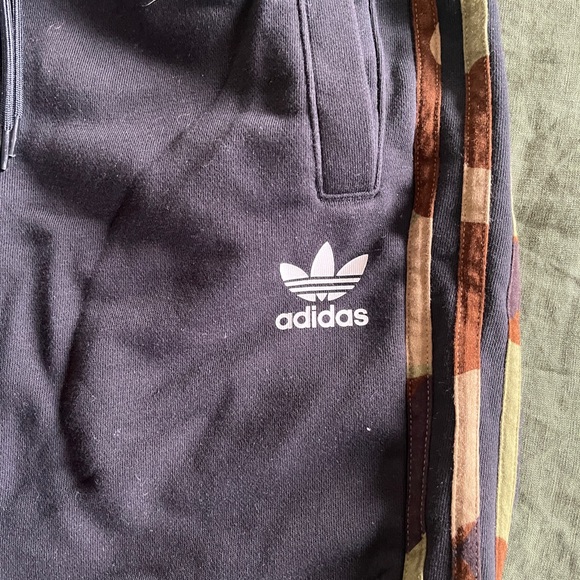 Adidas Black and Camo Shorts - Picture 3 of 6